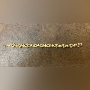 Avon gold colored costume jewelry 7” bracelet
